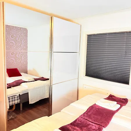 Aurora Dreams With Free Parking *