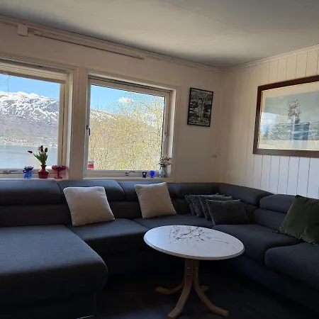 Aurora Dreams With Free Parking Leilighet